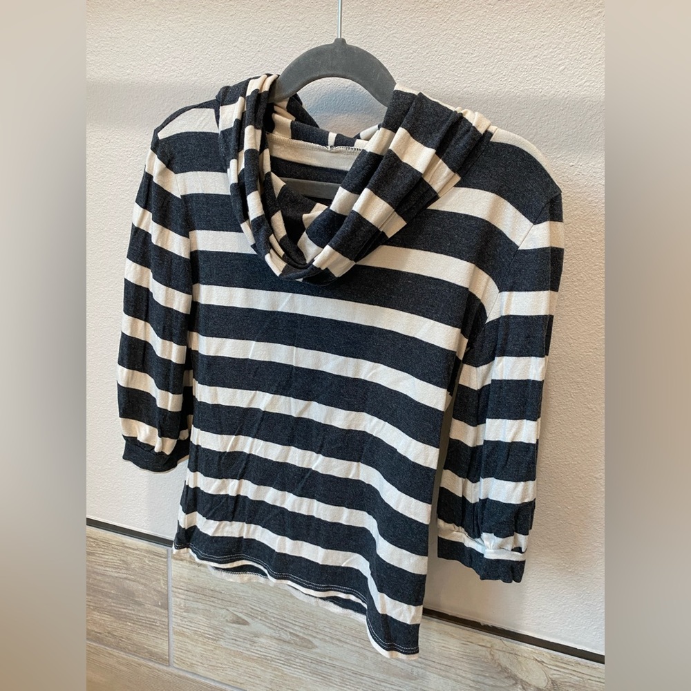 🖤Persnickety Cowl Top